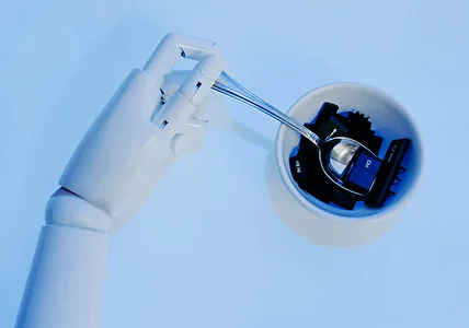 Бум массовых отпусков, робот-конкурент копирайтеров и принципы работы Tesla